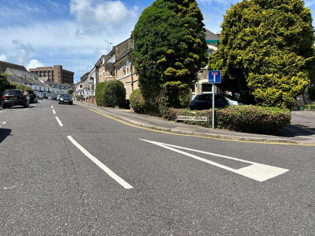 Town Centre White House Apartment Bournemouth Bagian luar foto
