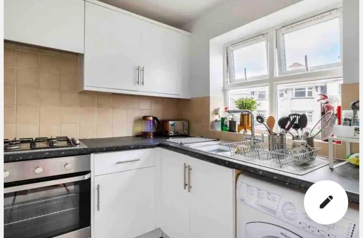 Town Centre White House Apartment Bournemouth Bagian luar foto